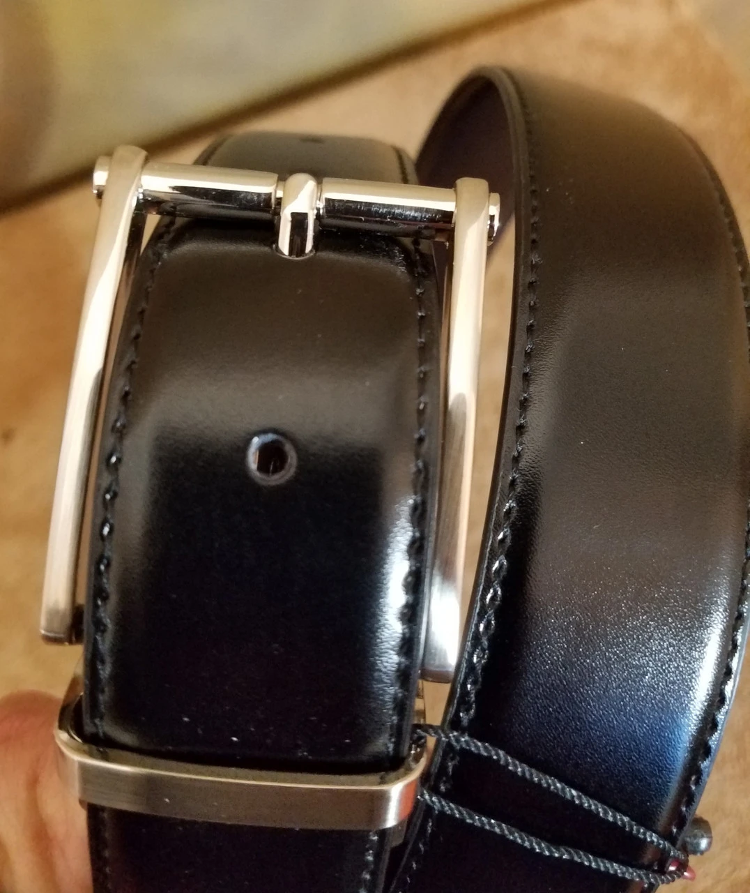 Marco Valentino 35mm Reversible Brown/Black Leather Belt 2 Marco Valentino 35mm Reversible Brown/Black Leather Belt - Image 2