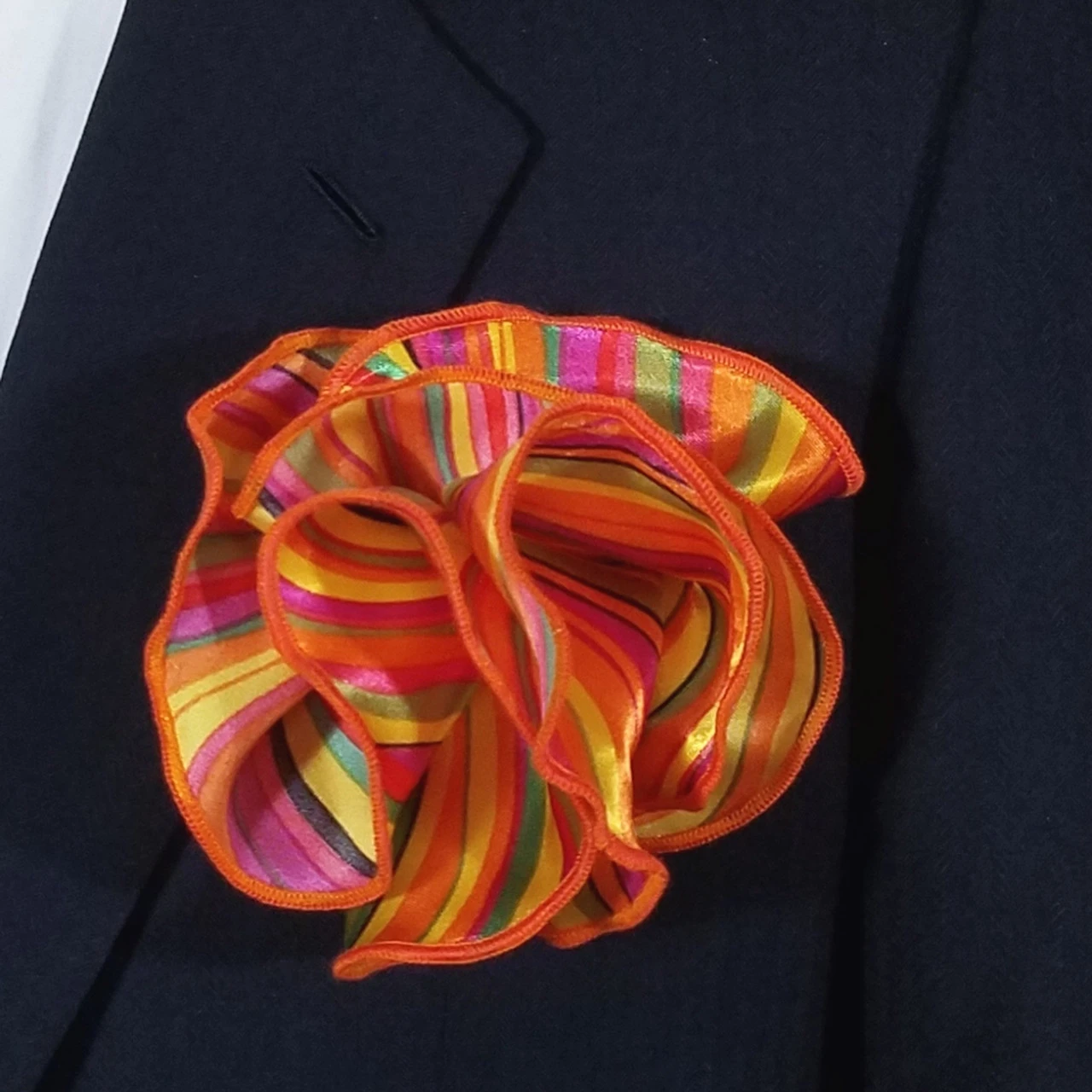 Antonio Ricci 2-in-1 Pouf Round Pocket Square - Orange Swirl 1 Antonio Ricci 2-in-1 Pouf Round Pocket Square - Orange Swirl
