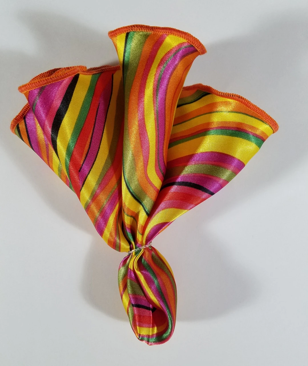 Antonio Ricci 2-in-1 Pouf Round Pocket Square - Orange Swirl 5 Antonio Ricci 2-in-1 Pouf Round Pocket Square - Orange Swirl - Image 5