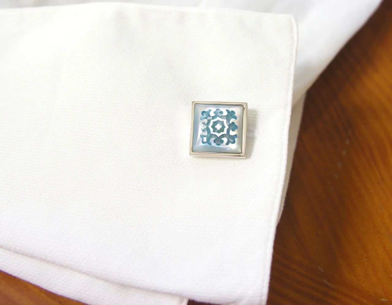 Intricate Turquoise Blue Mosaic Mother Of Pearl Cufflinks (V-CF-G8077BL) 4 Intricate Turquoise Blue Mosaic Mother Of Pearl Cufflinks (V-CF-G8077BL) - Image 4